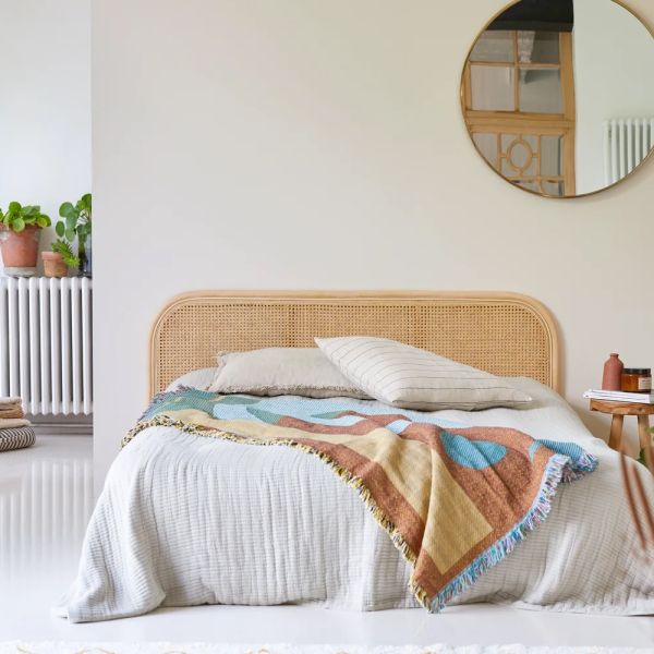 Ratton Amen Bed.